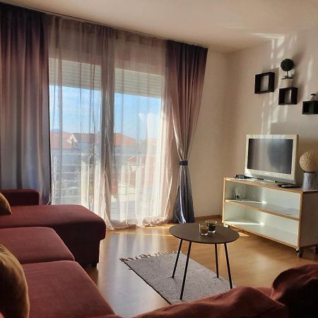 Cozy Two-Bedroom Apartment زادار المظهر الخارجي الصورة