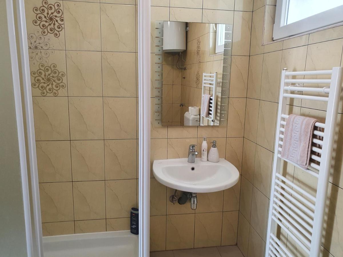 Cozy Two-Bedroom Apartment زادار المظهر الخارجي الصورة