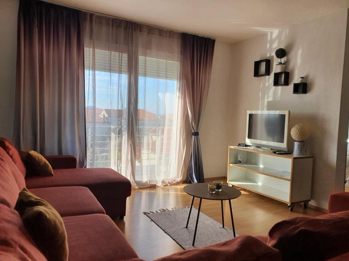Cozy Two-Bedroom Apartment زادار المظهر الخارجي الصورة