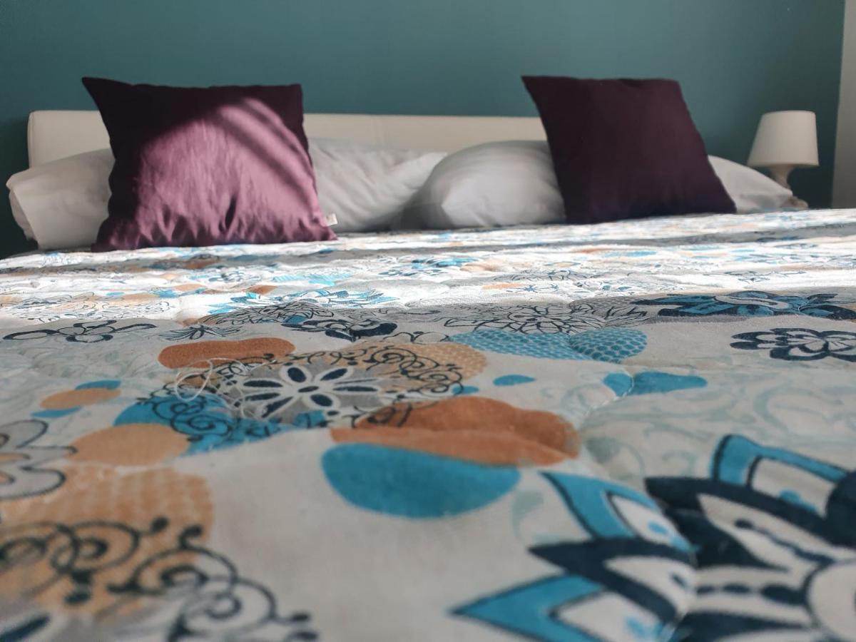 Cozy Two-Bedroom Apartment زادار المظهر الخارجي الصورة